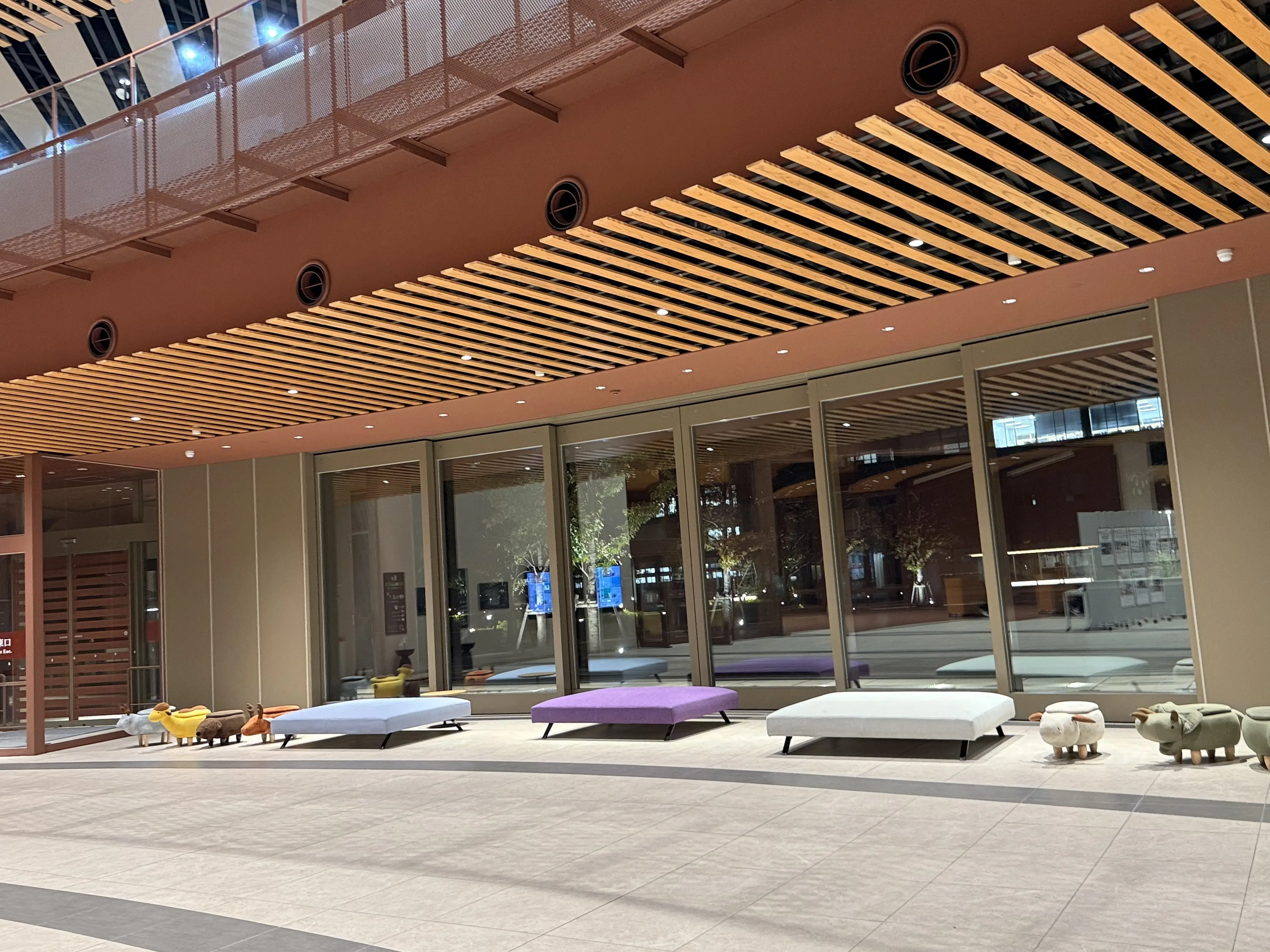 石川県　金沢市　金沢観光　石川県立図書館　建築美　金澤神社　金沢神社　石浦神社　神社巡り　白蛇龍神　白蛇　金沢観光スポット　