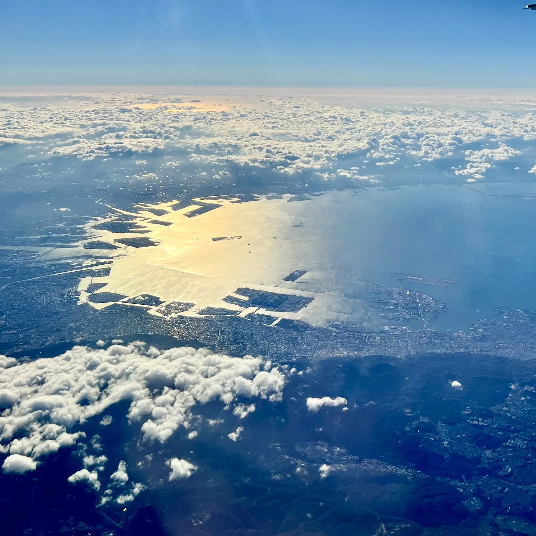 飛行機からの景色　大阪、神戸上空