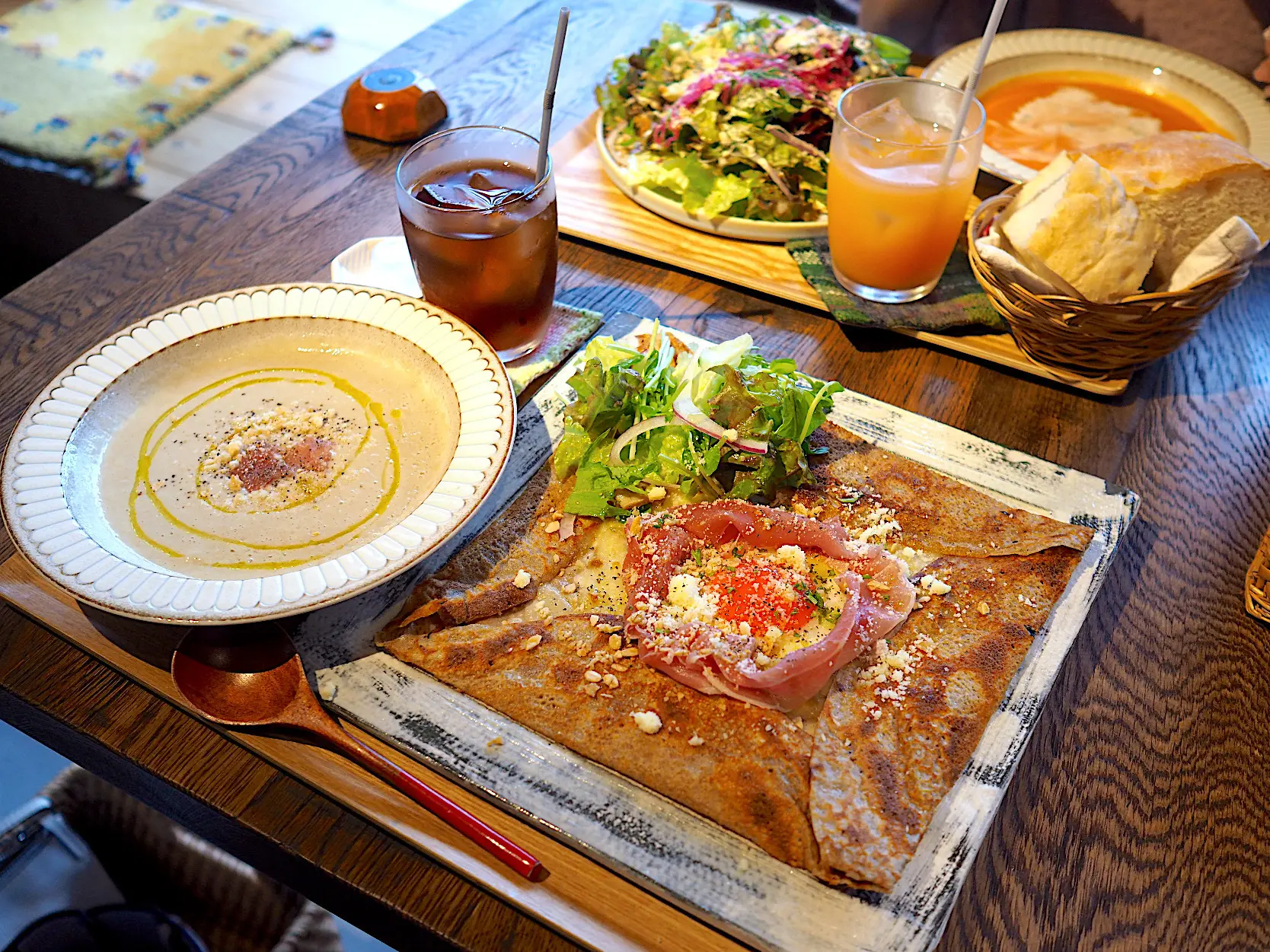 旅するスープ/スープとガレットのスープ（税込1,870円）