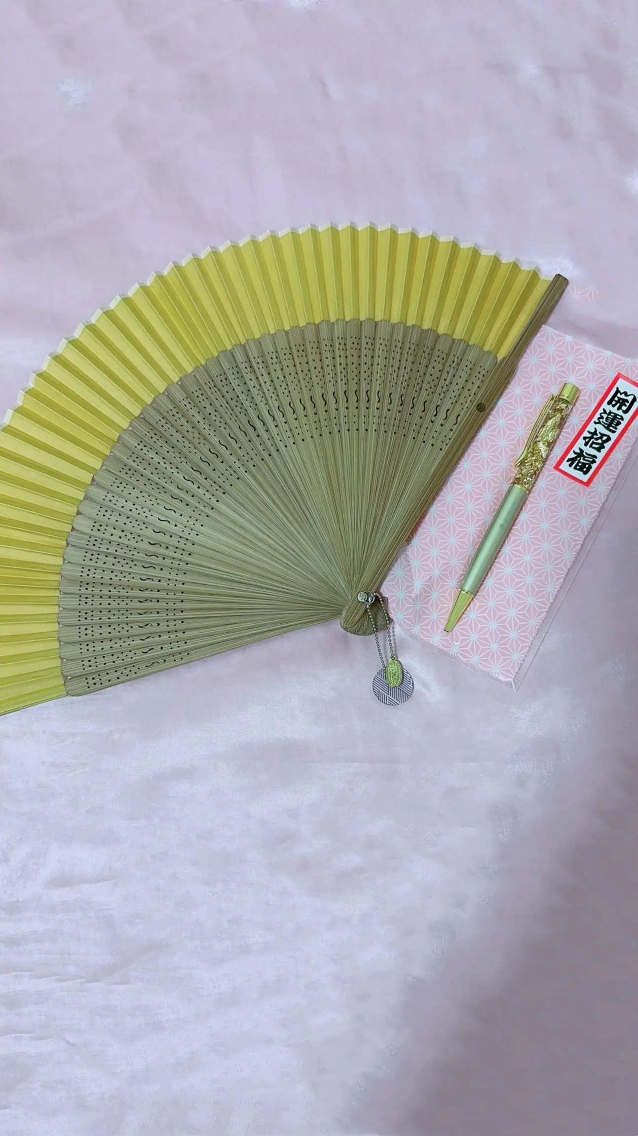 蛇窪神社で購入した扇子とボールペン