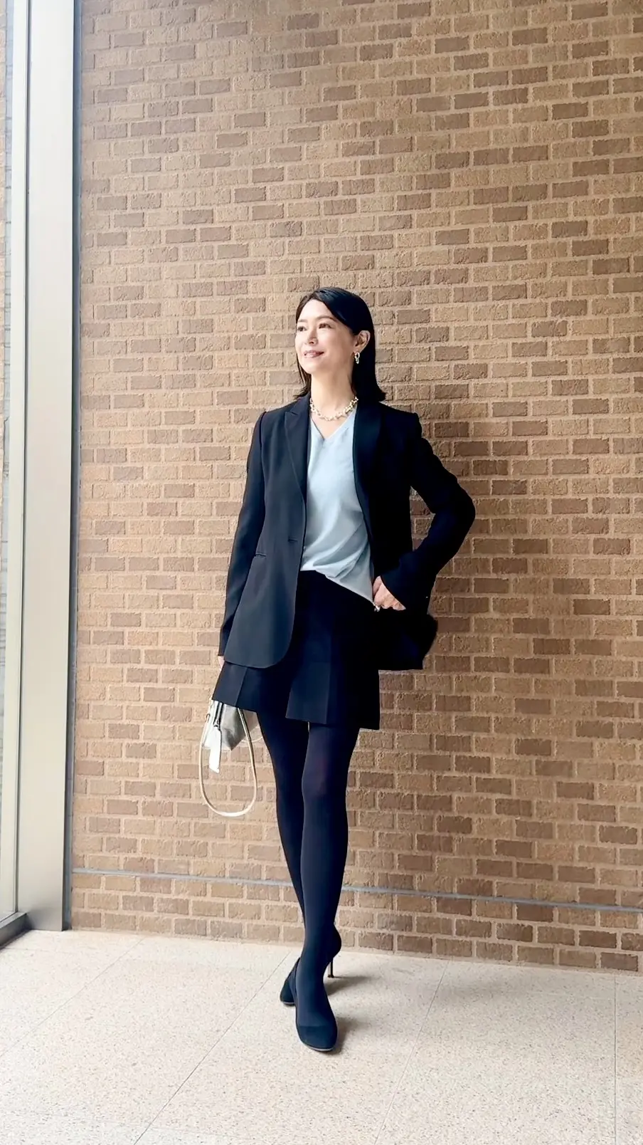 「シルクカシミヤ混 浅Vネックニット」極上の肌触りと美しい光沢、重宝する一枚間違いなしです！_1_8