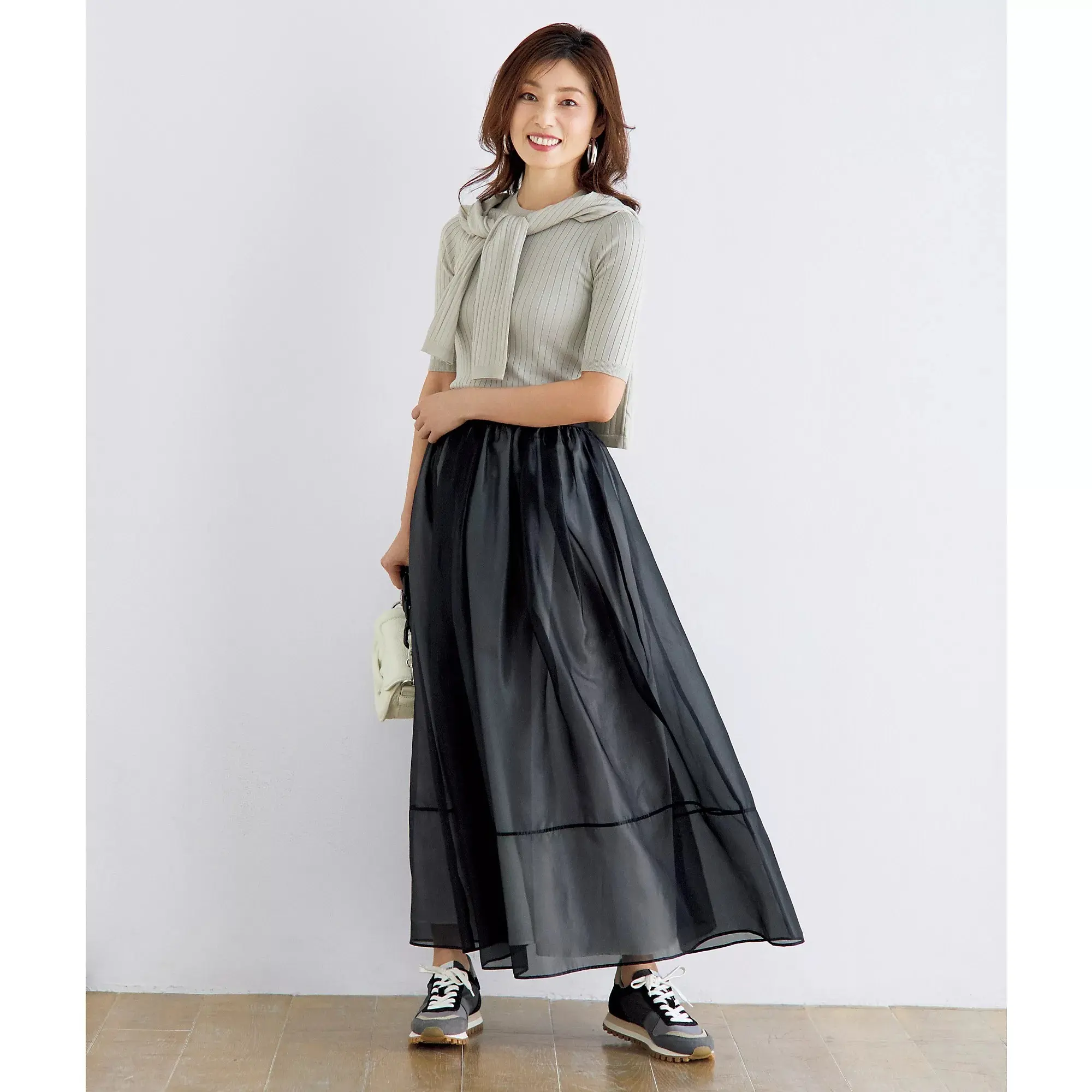 「E by éclat」で見つけた、体がきれいに見える服_1_10