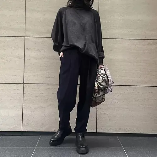 【50代 ファッション】気温18度に頼れる！「上質ニット」着回しコーデ10選_1_20