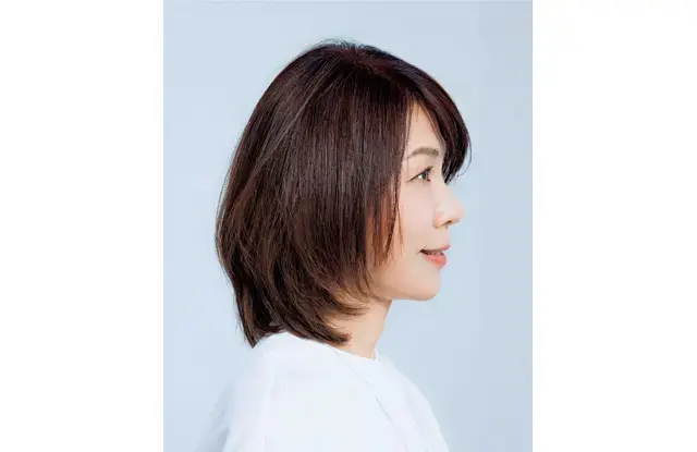 重めのサイドバングをつくって顔まわりの「うねり」や「くせ毛」悩みを封印!【50代髪型・ヘアスタイル】
