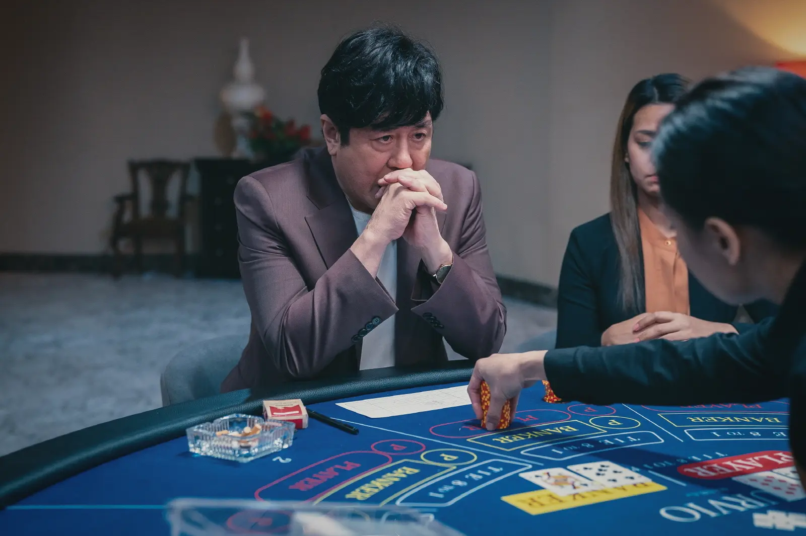 韓国映画界の大ベテランが軽やかに演じる破天荒な“カジノ王”／チェ・ミンシク主演「カジノ」