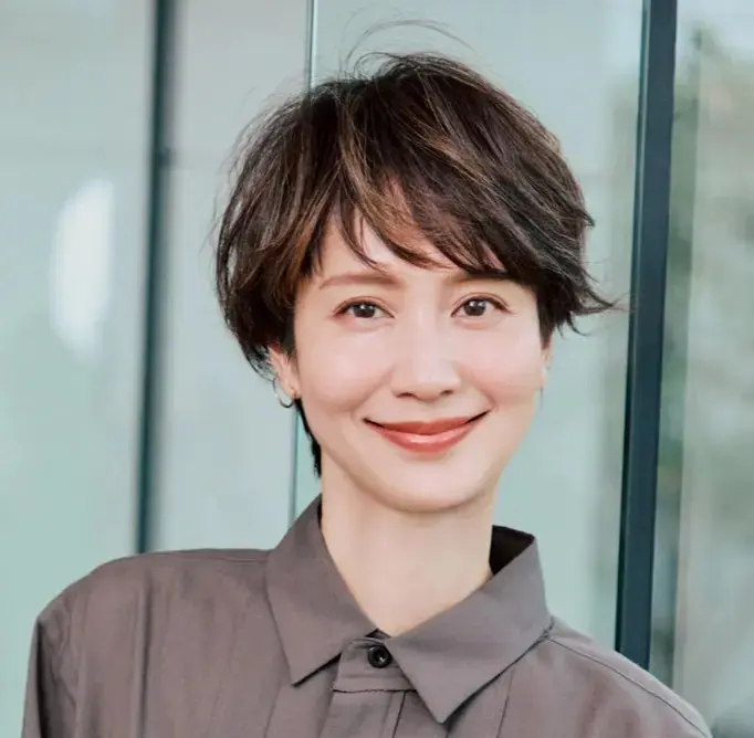 【50代に人気のショートヘア60選】おばさんに見えない！大人かっこいい雰囲気が叶う若見えショートヘア