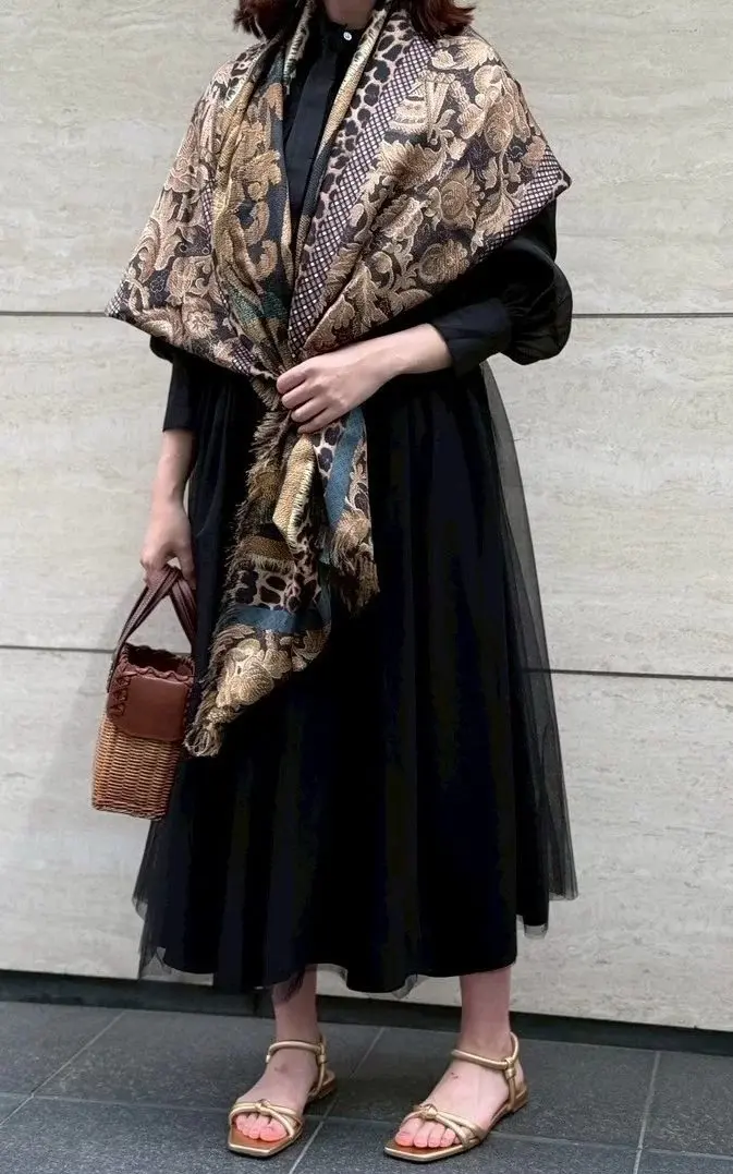 【50代スカーフ】身に着けるアート。ヨーロッパのエスプリ漂う〈ピエール・ルイ・マシア〉のシルクスカーフ_1_9