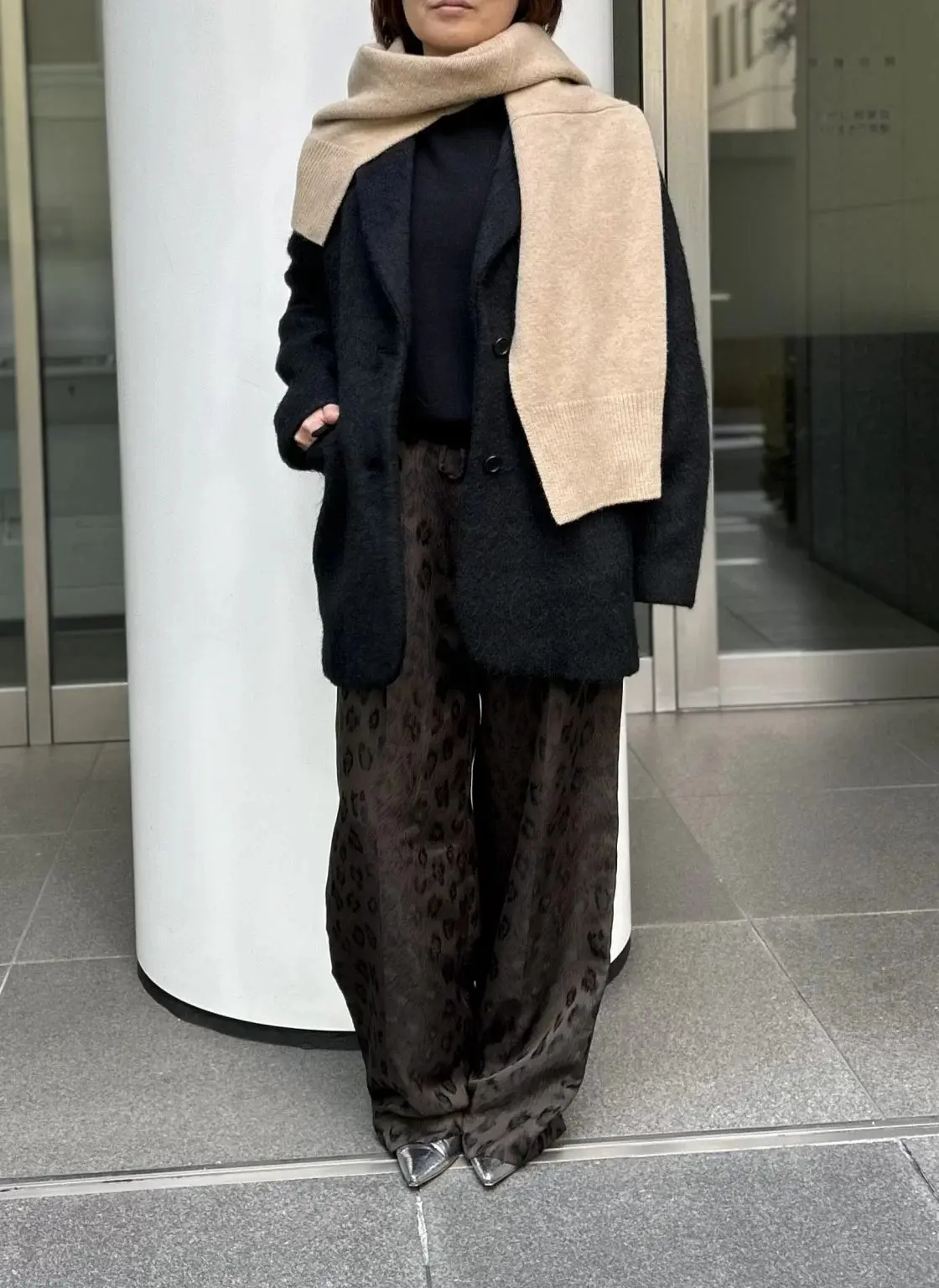 巻くだけでお洒落に変身♪都会的な抜け感を演出できる 「PROTAGONISTA・カーディガン風ストール」【50代ファッション】_1_9