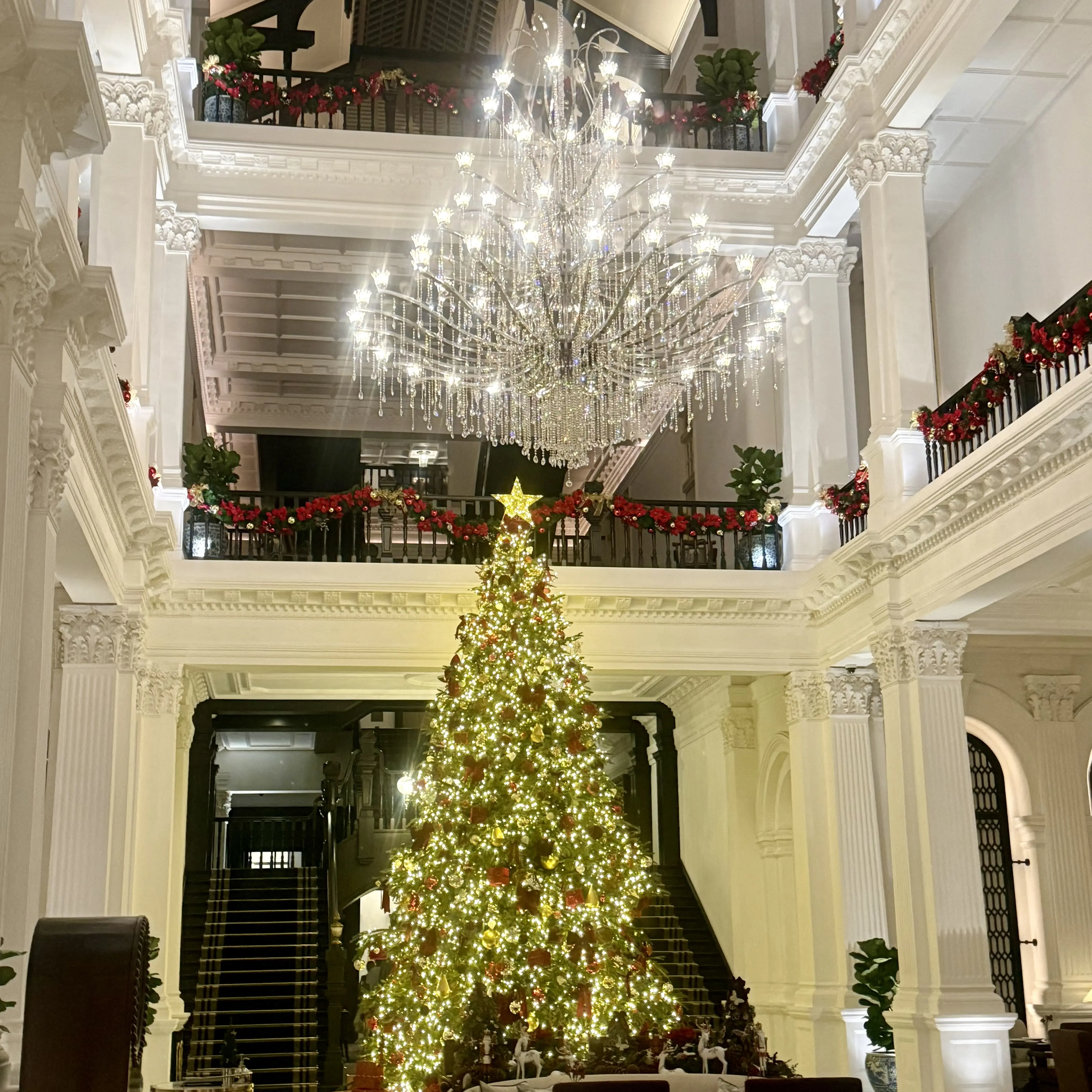 ラッフルズロビー