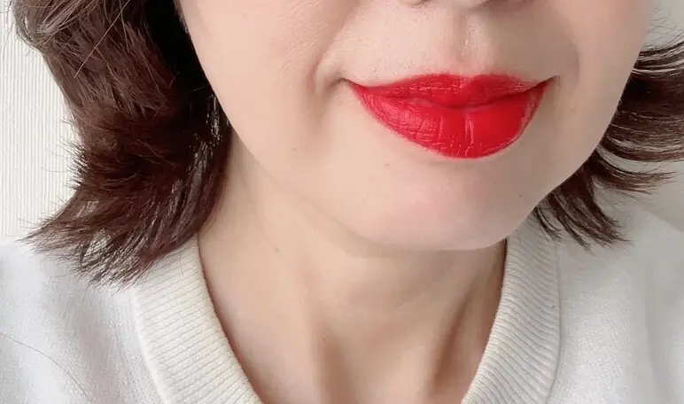 GIVENCHY　　ルージュ・ジバンシイ・ベルベット 36を塗った唇
