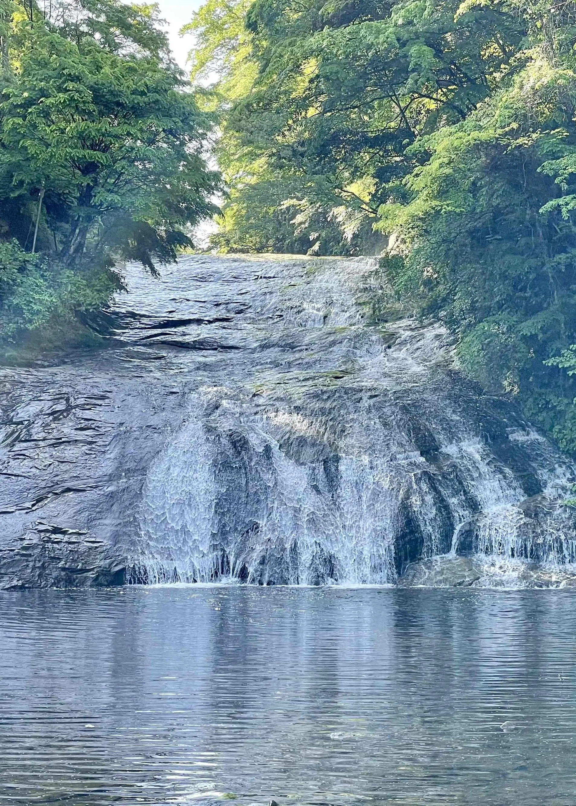 千葉県　観光名所　養老渓谷　滝　粟又の滝　川　水のある風景
