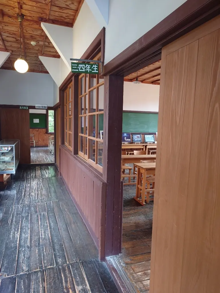 潟分校２階廊下