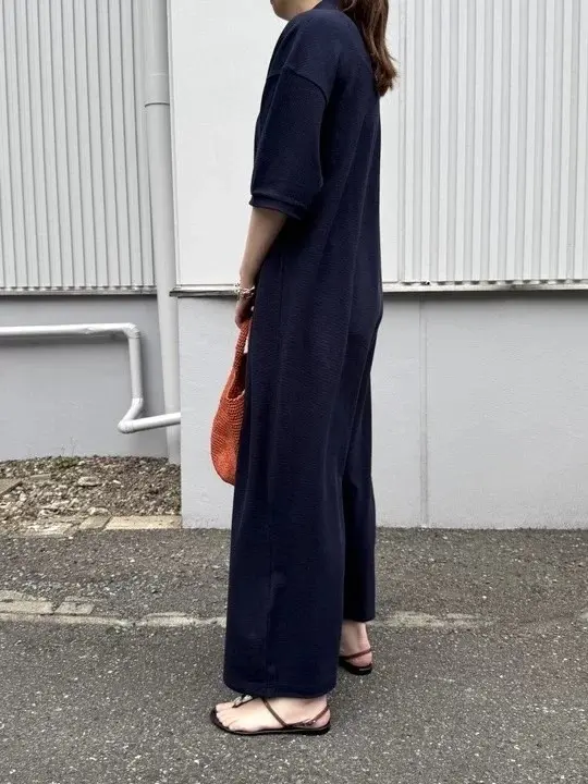 高身長の50代も楽しめる!体型気にせず着用可能な「INSCRIRE のポロワンピース」_1_3