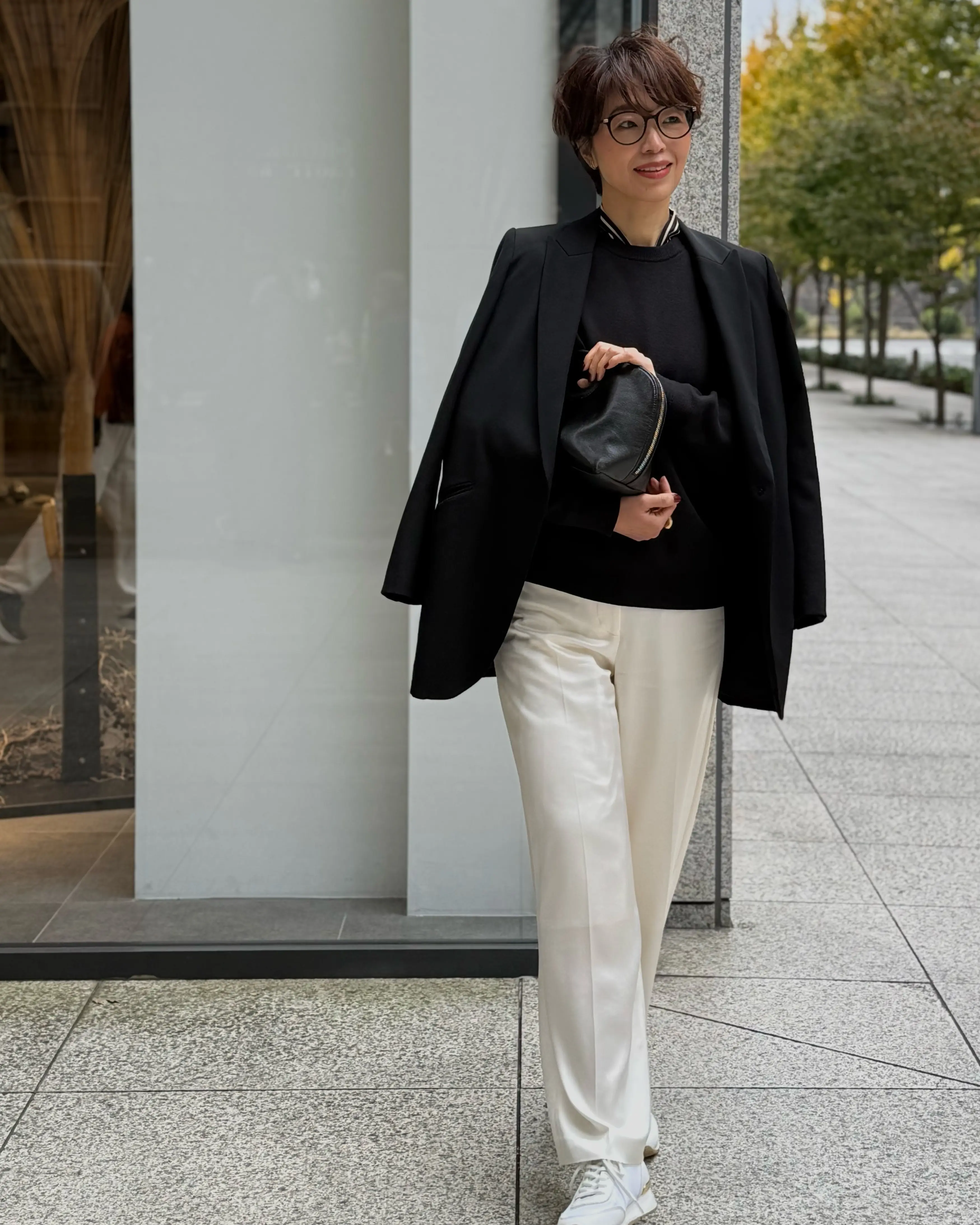 ソワレスタイルはスカーフと深紅のネイルで大人の華やぎを！_1_5