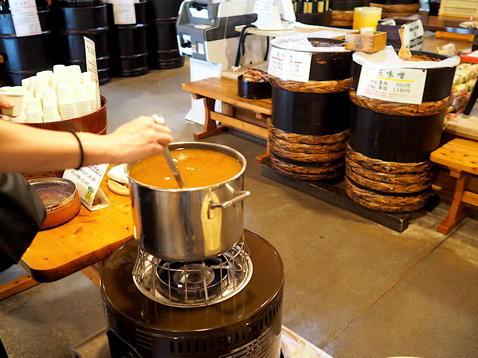 味噌汁のサービスあり