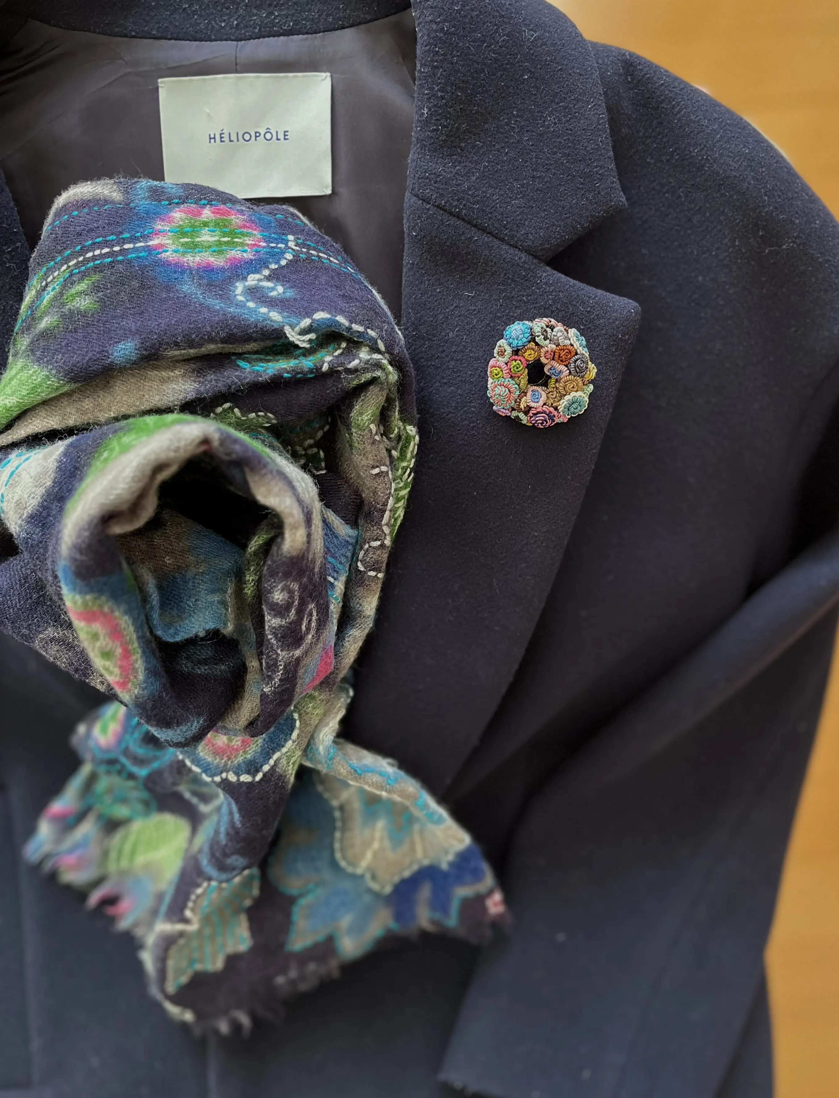 ブローチ　モロッコのお花ボタン