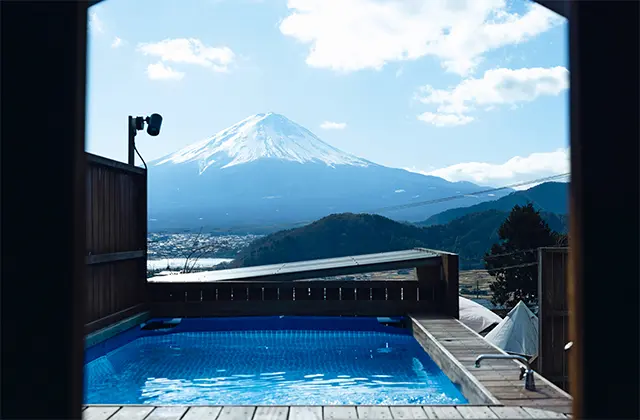 雄大な富士山を目の前に、 手ぶらでグランピングまで楽しめる