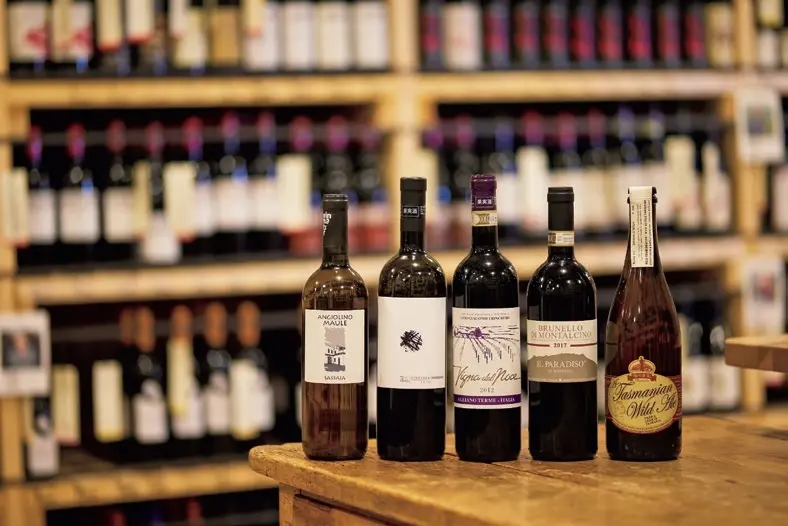50代　ひとり旅　つくば　イタリアンワイン　ただ商店　おすすめワイン　自社輸入アイテムにはイタリアワインの歴史に名を残す造り手のワインも。クラフトビールも扱う。有料試飲アイテムあり（内容は時季替わり）