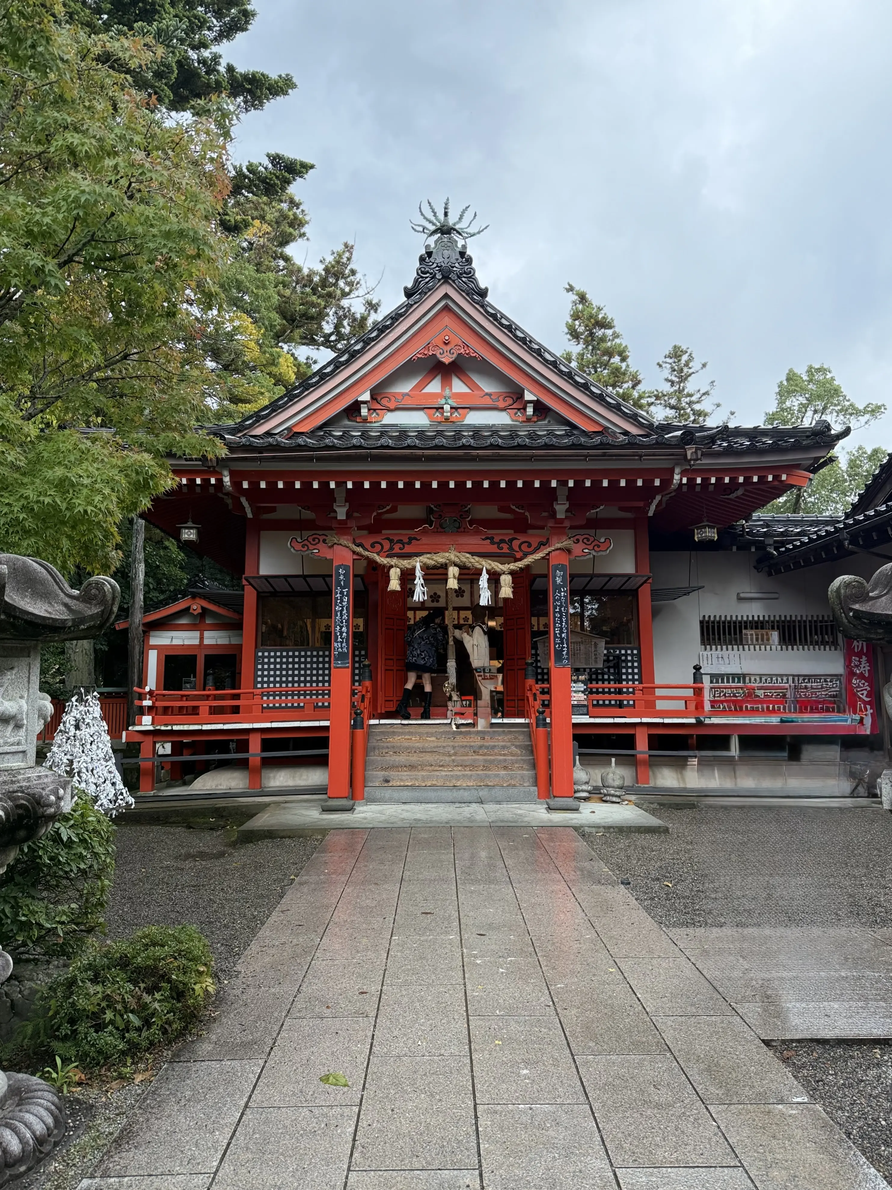石川県　金沢市　金沢観光　石川県立図書館　建築美　金澤神社　金沢神社　石浦神社　神社巡り　白蛇龍神　白蛇　金沢観光スポット　