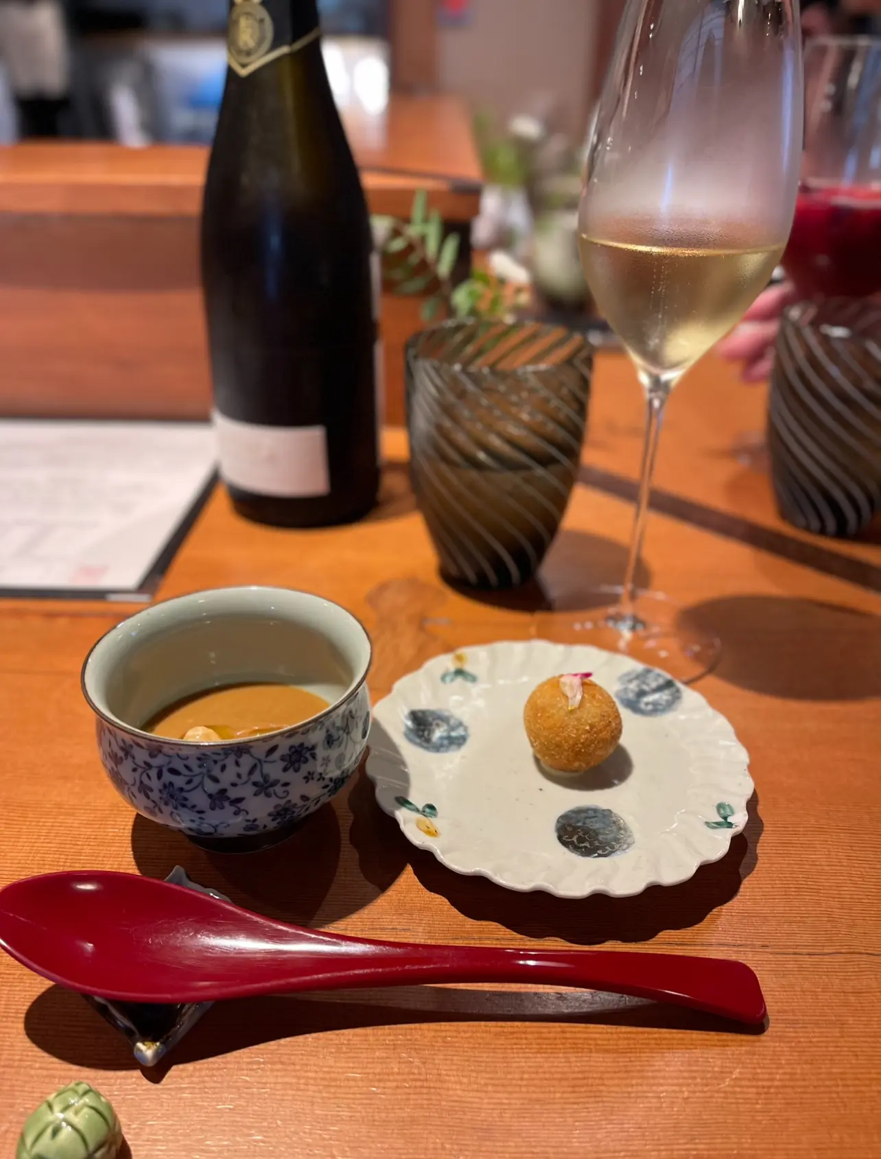 GUシャツをインしたネイビーコーデで鎌倉の古民家スパニッシュレストランへ_1_6