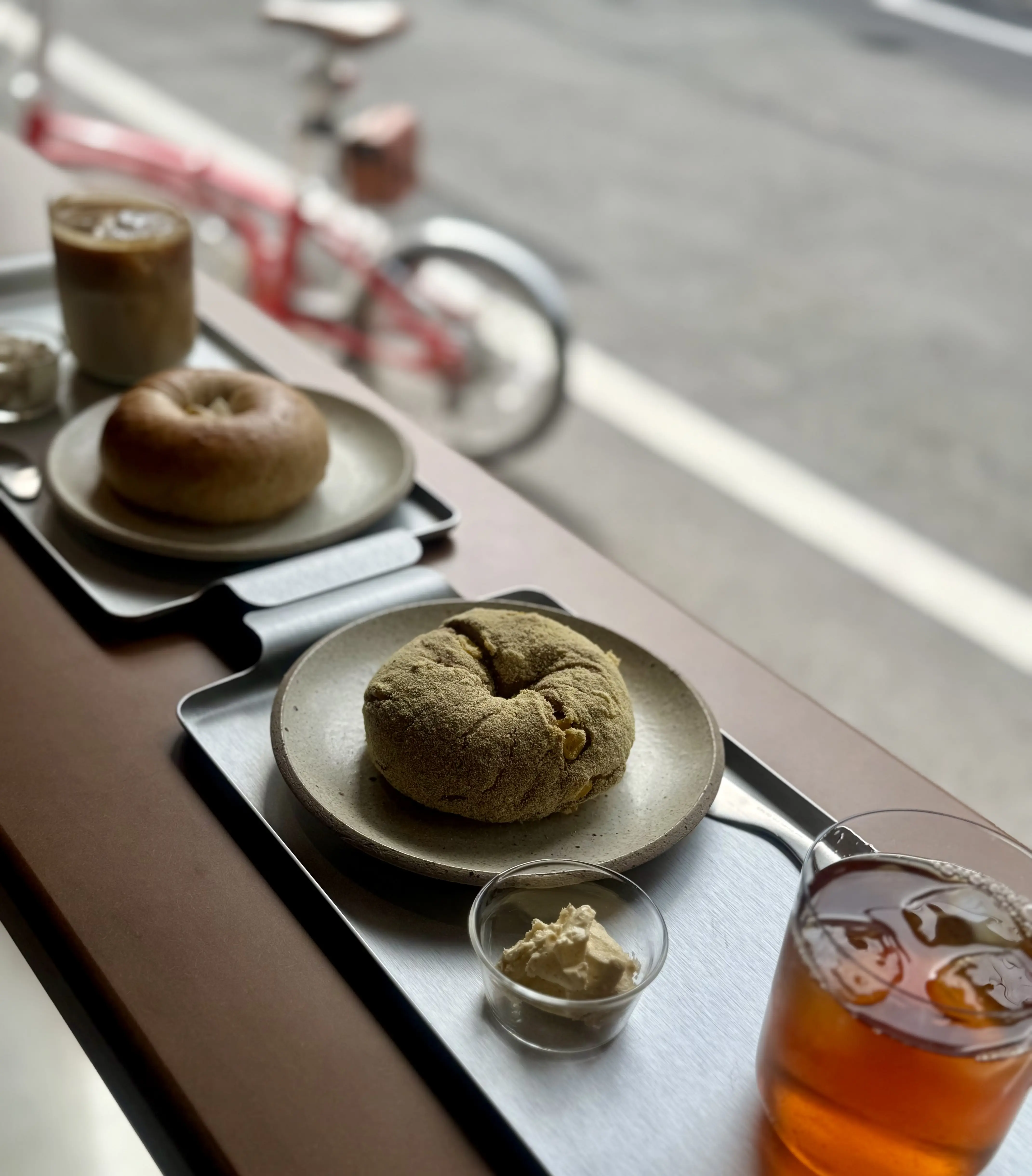 コーンベーグルとアイスティ