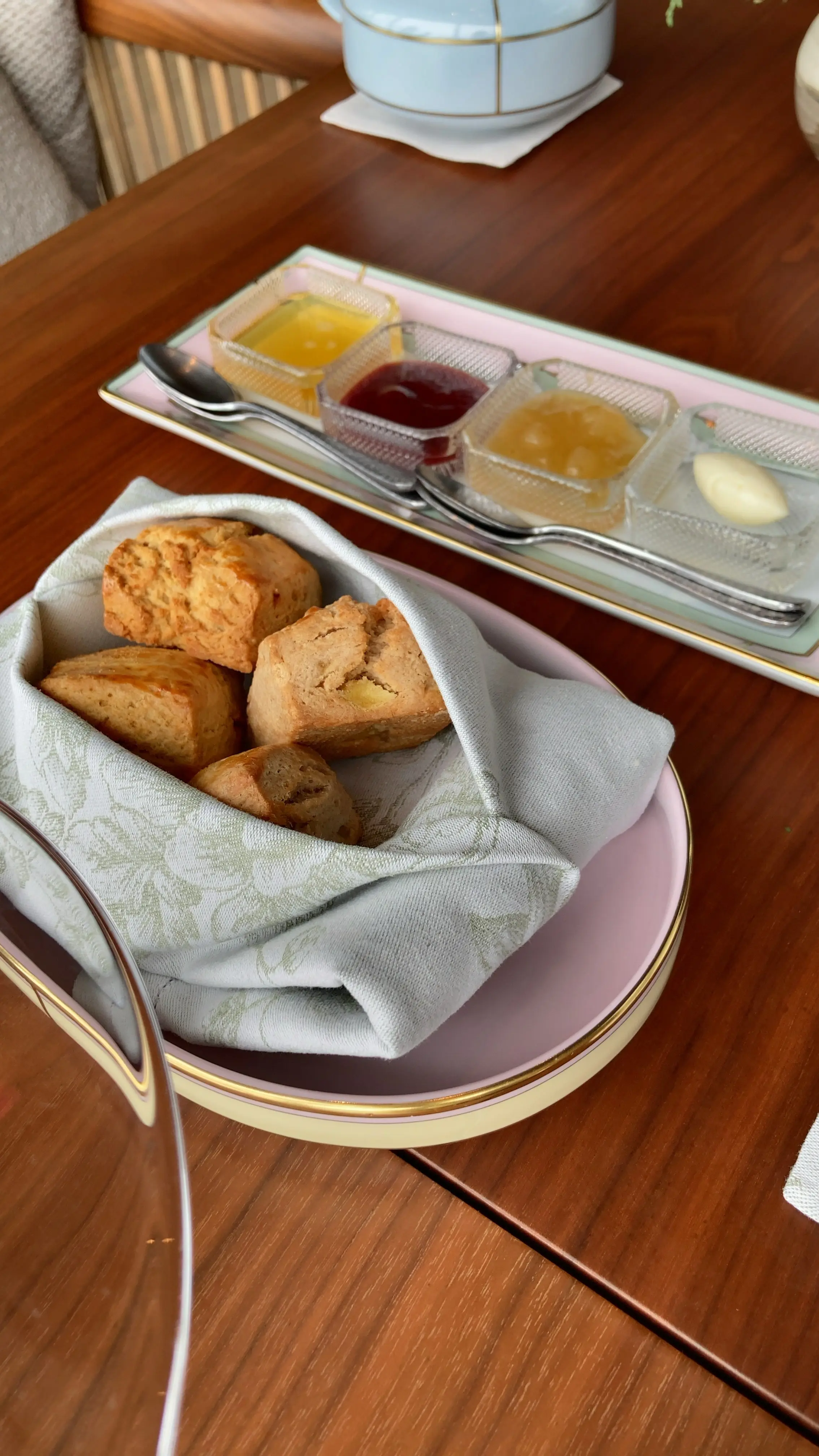 関西Jマダムやっちゃんとラグジュアリーホテル【パティーナ大阪】でヌン活_1_5-1