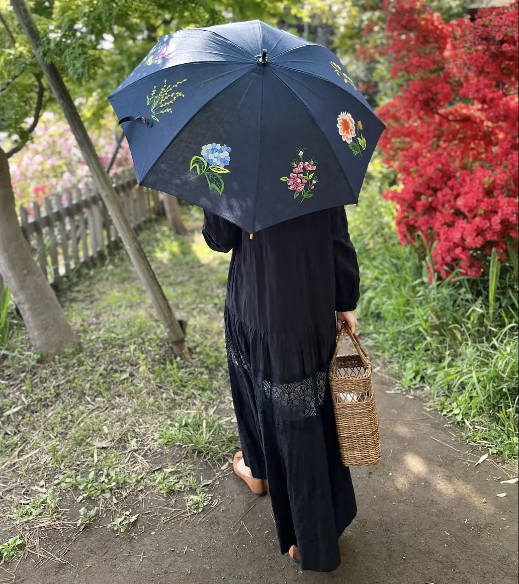 ベトナム刺繍の日傘で、両親と花々散策♩_1_3