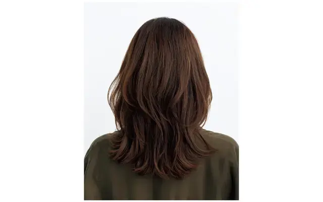 【50代髪型・ヘアスタイル】神へアサロンでつくる“大人の洗練ミディアムヘア”