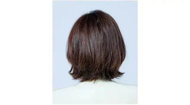 長めの前髪でも重く見せない！軽やかボブヘア