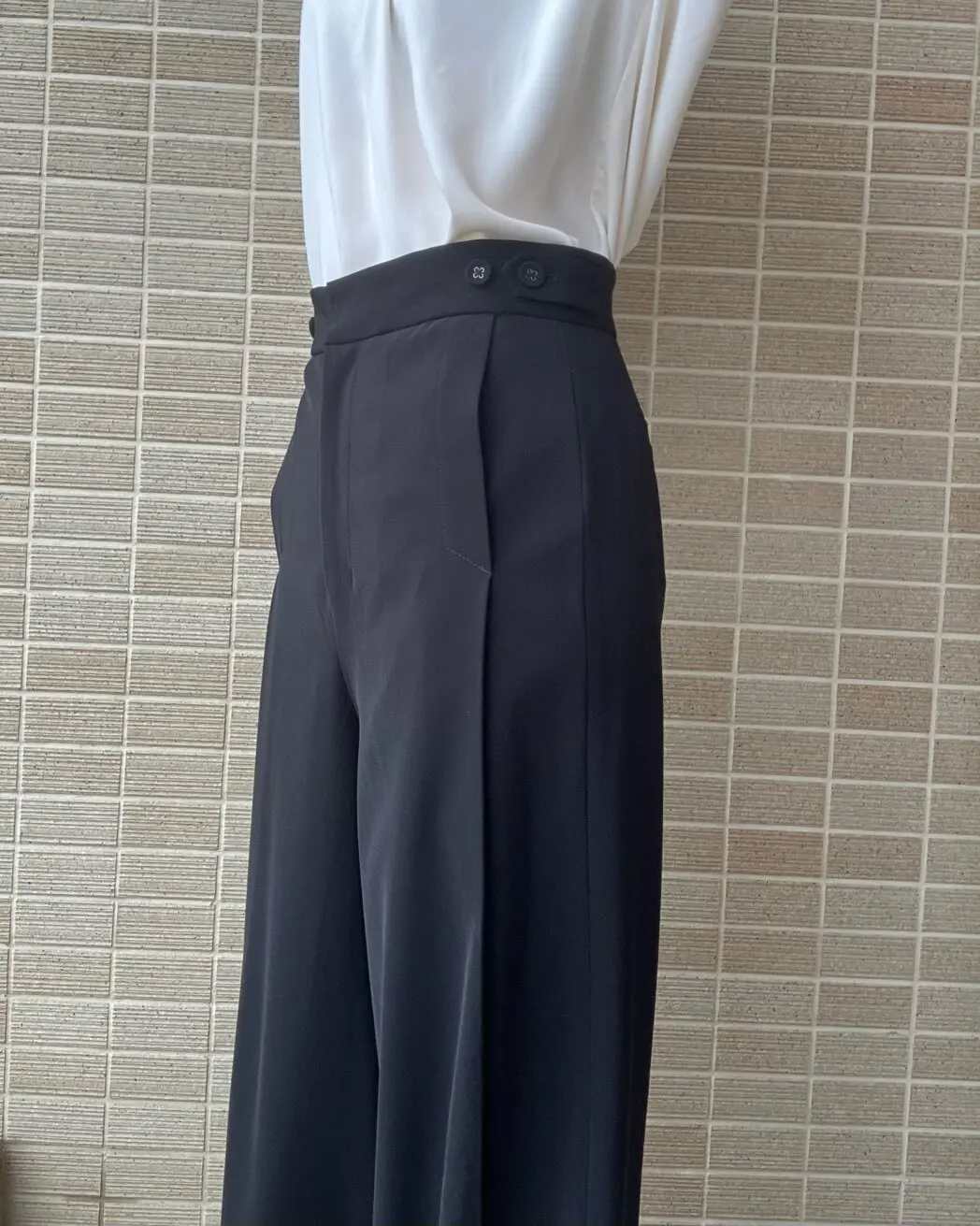エクラ eclatmagazine エクラプレミアム Ebyeclat 優美なセミワイドパンツ ワイドパンツ 50代ファッション 50代おしゃれ アラフィーファッション Jマダムのおしゃれ 骨格ウェーブ