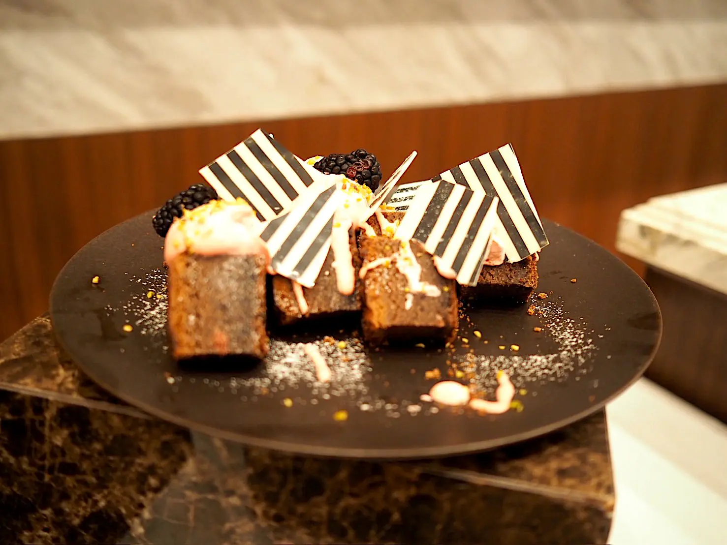 Jマダム集結！フェミニンな黒セットアップで華やぐソワレ・ドゥ・エクラ 2025  _1_16-1