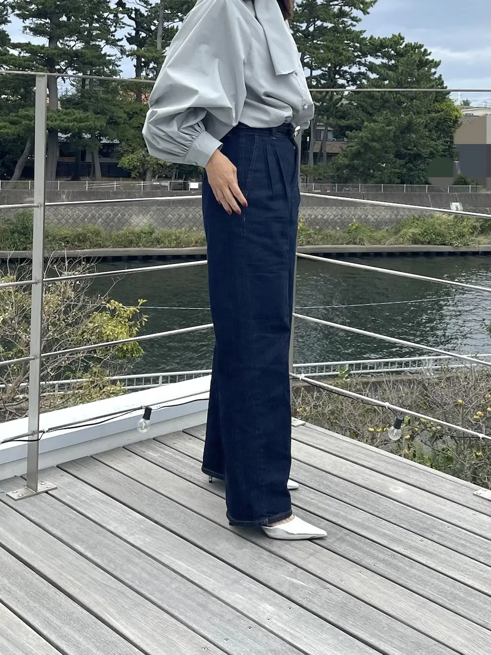 エクラ 華組　宮原江里子さん デニム　GU　パンツの写真