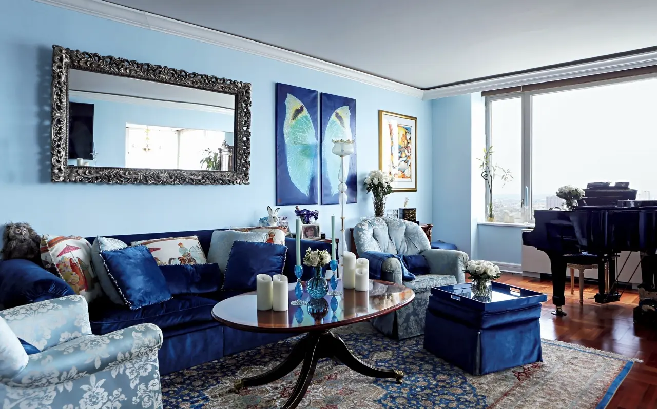 大好きなブルーと重厚で伝統的な家具との融合　和央ようかさんの人生最高に「好き」な家　五選 _1_1