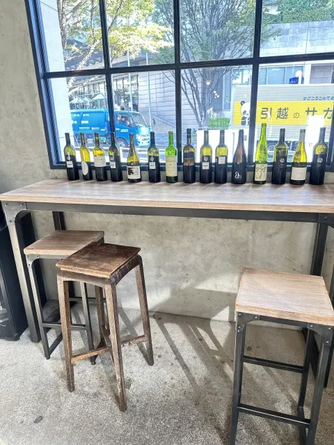 木目とコンクリート打ちっぱなしの、フレンチシックなインテリアも素敵です！