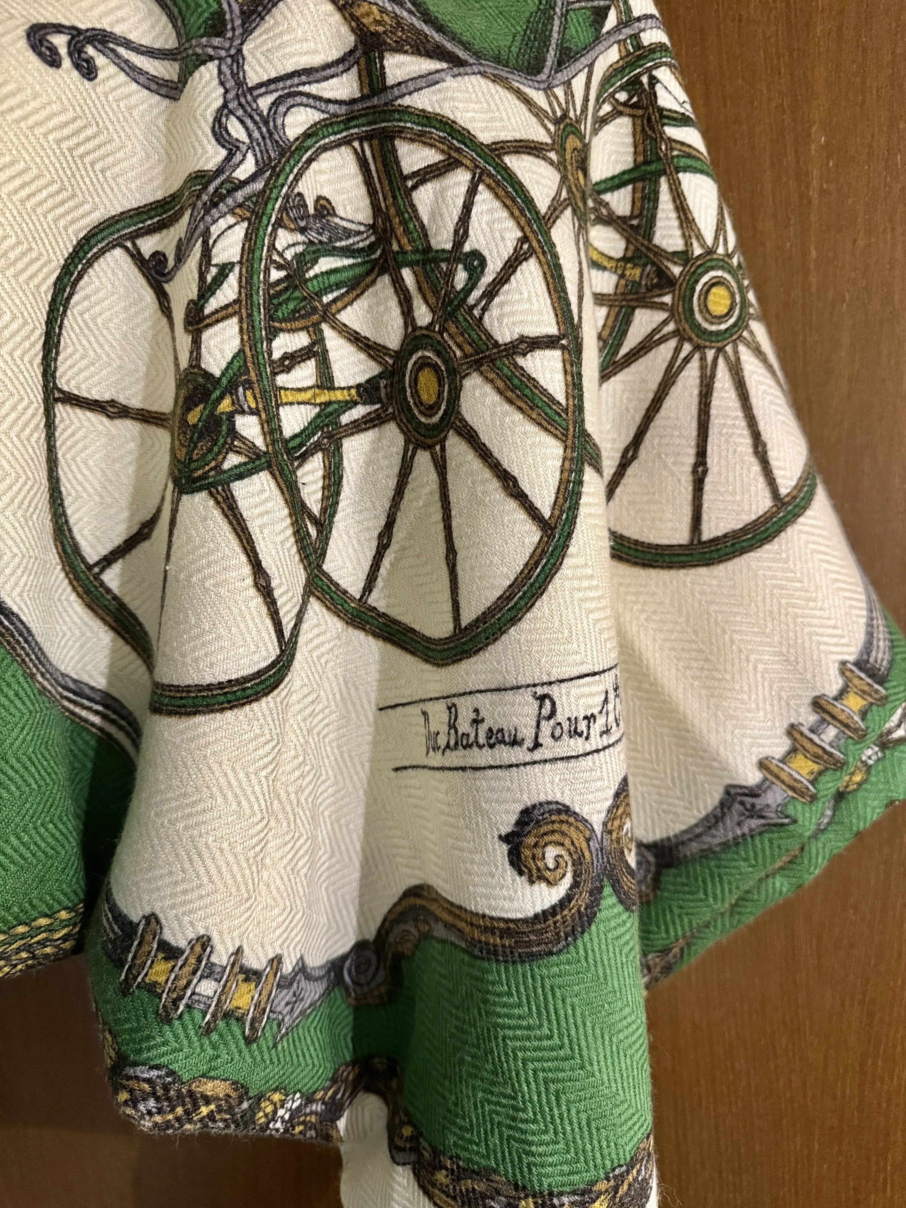 エクラ華組　根村麻里さん　マニプリ　　ストールを広げた写真