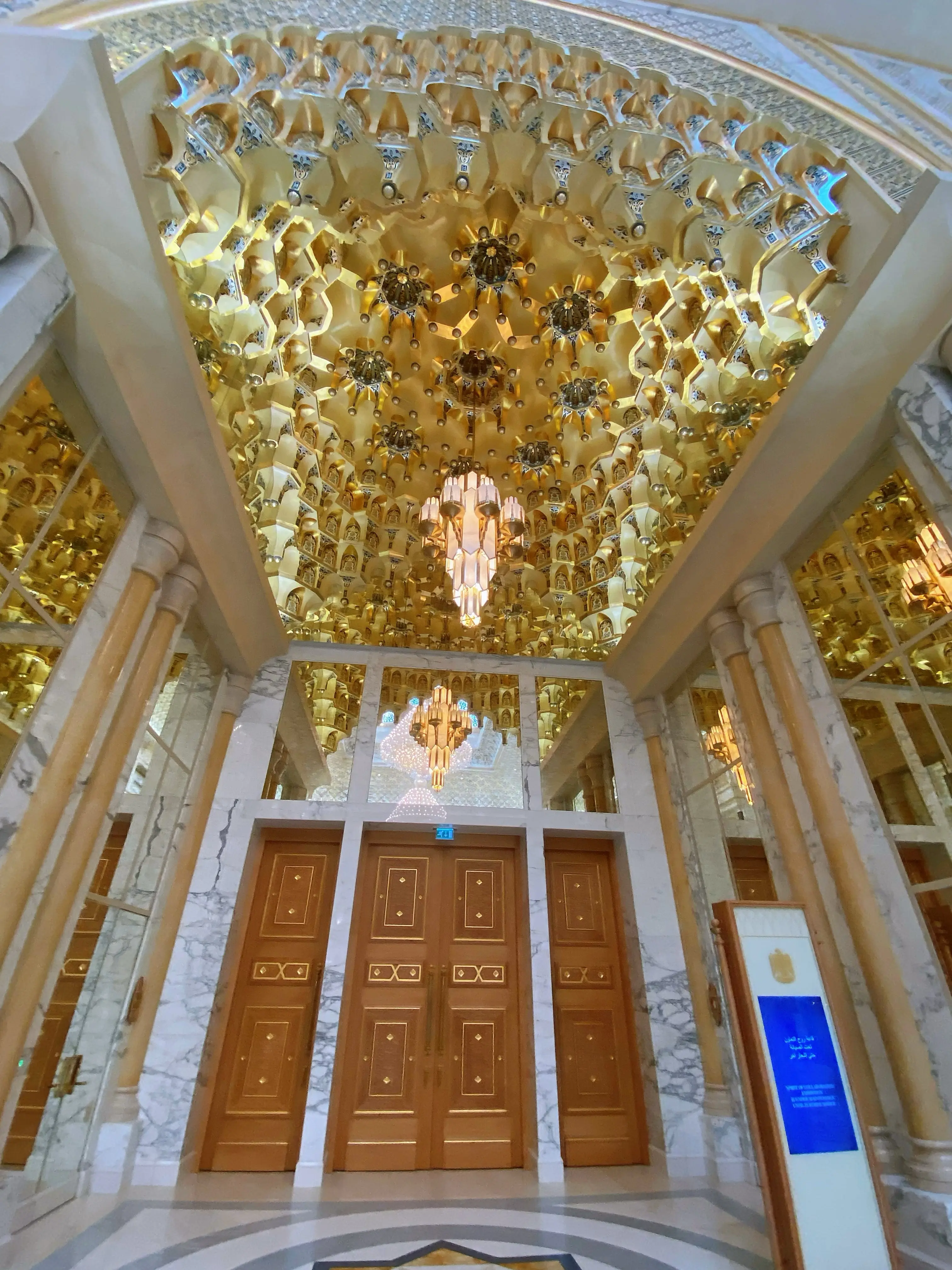 UAE(アラブ首長国連邦)大統領官邸へ。_1_25