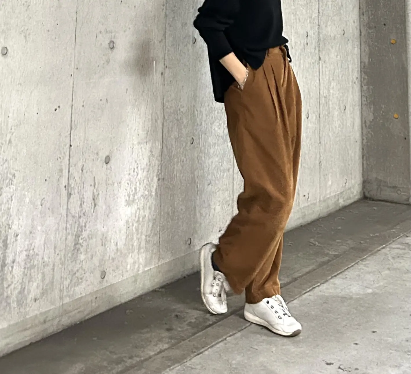 エクラ 華組　綾部佳世さん　パンツコーデ　コーデュロイ　SHINZONE　シンゾーン　パンツの写真