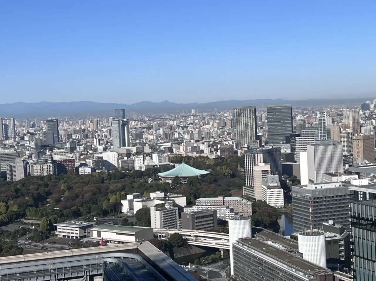 フォーシーズンズホテル東京大手町から見える下段方面