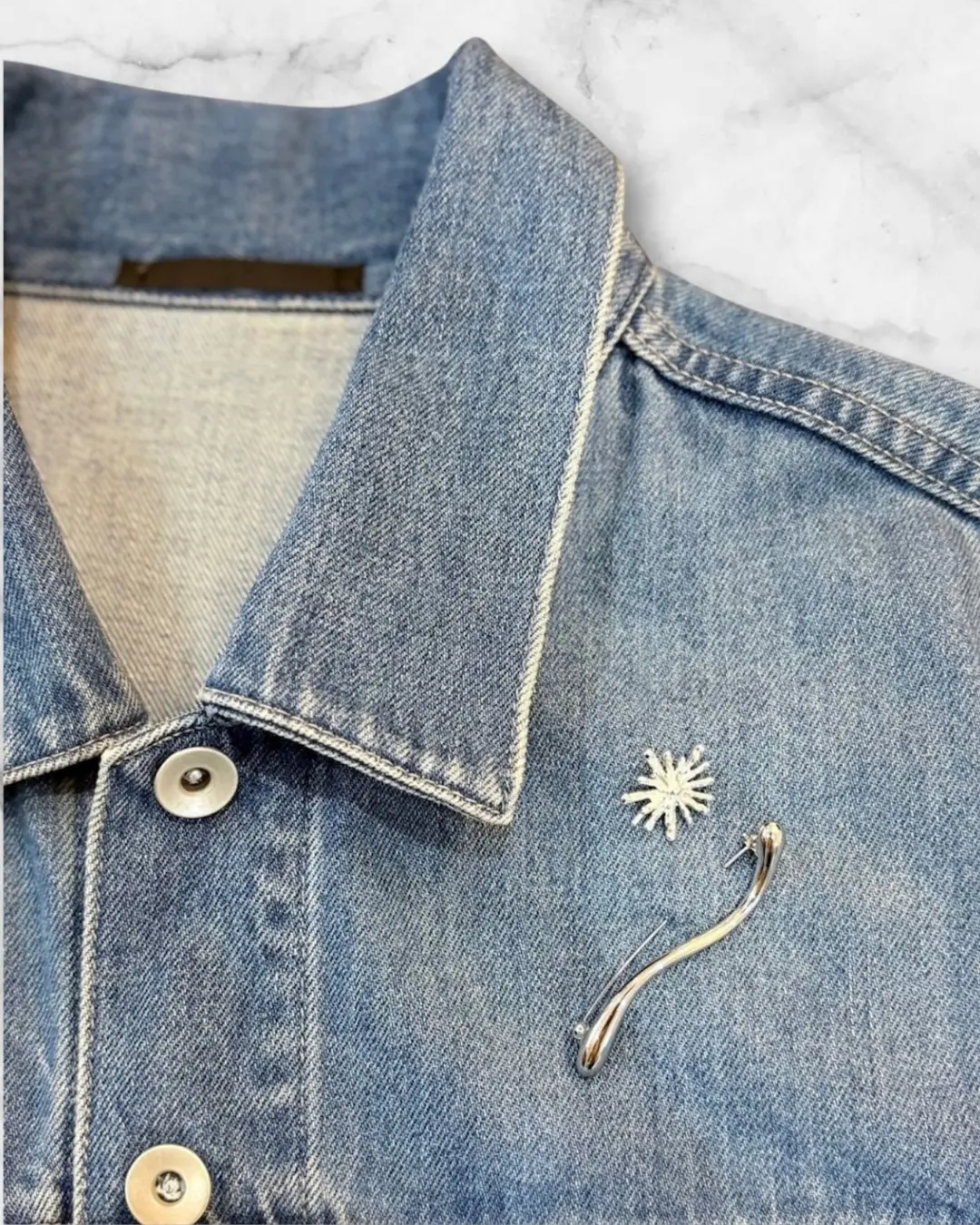 デニムジャケット　エイチアンドエム　ブローチ　ジーユー購入品
