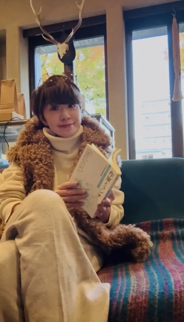 駒場公園の文壇カフェとイチョウ舞い散る銀杏並木_1_8