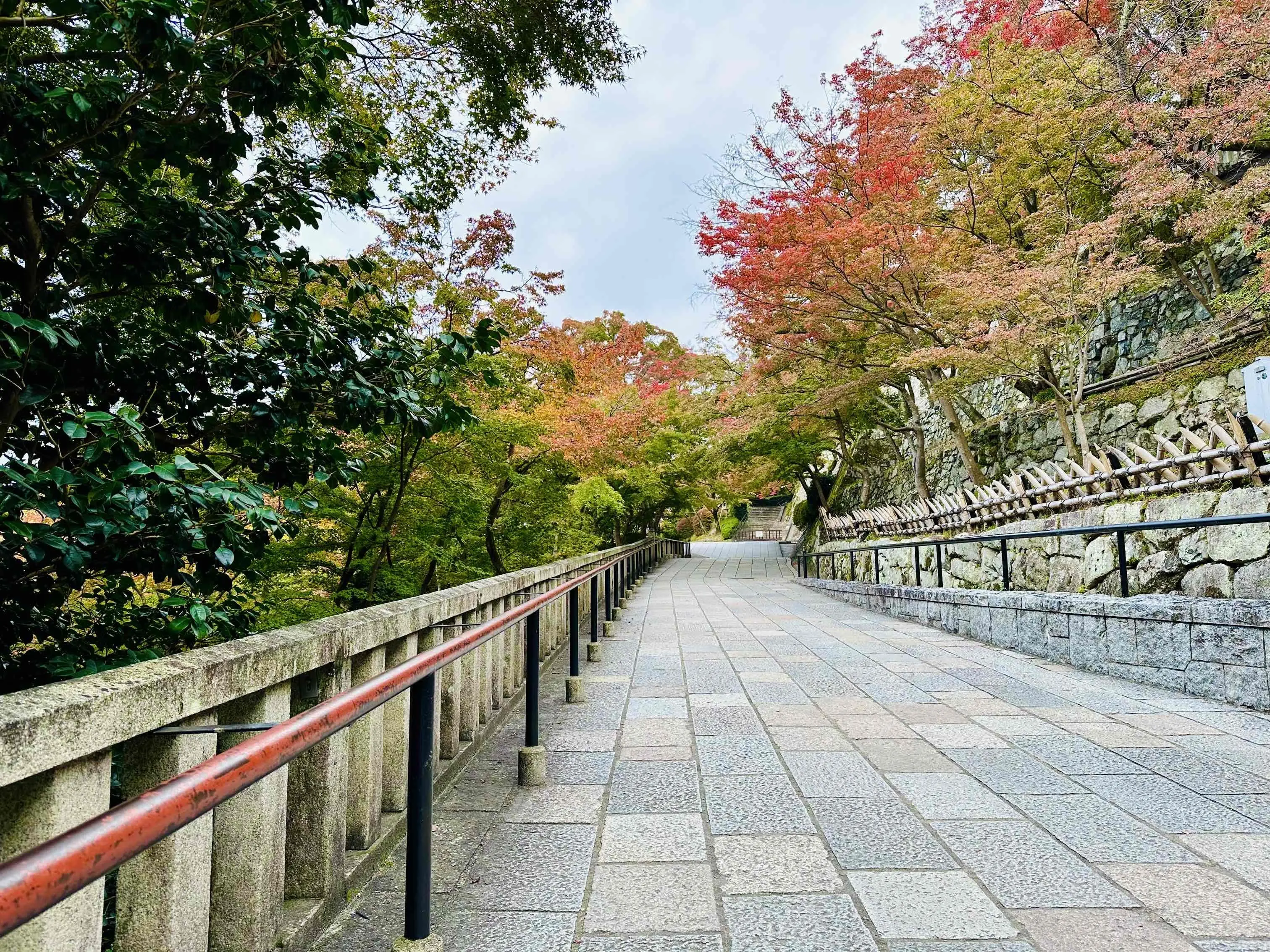 京都「清水寺」出口のへの道