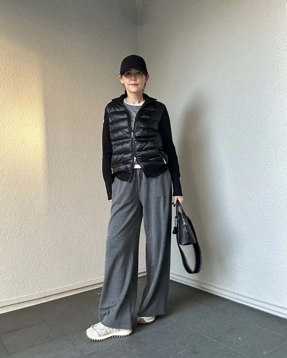 モンクレール ダウンニットカーディガン