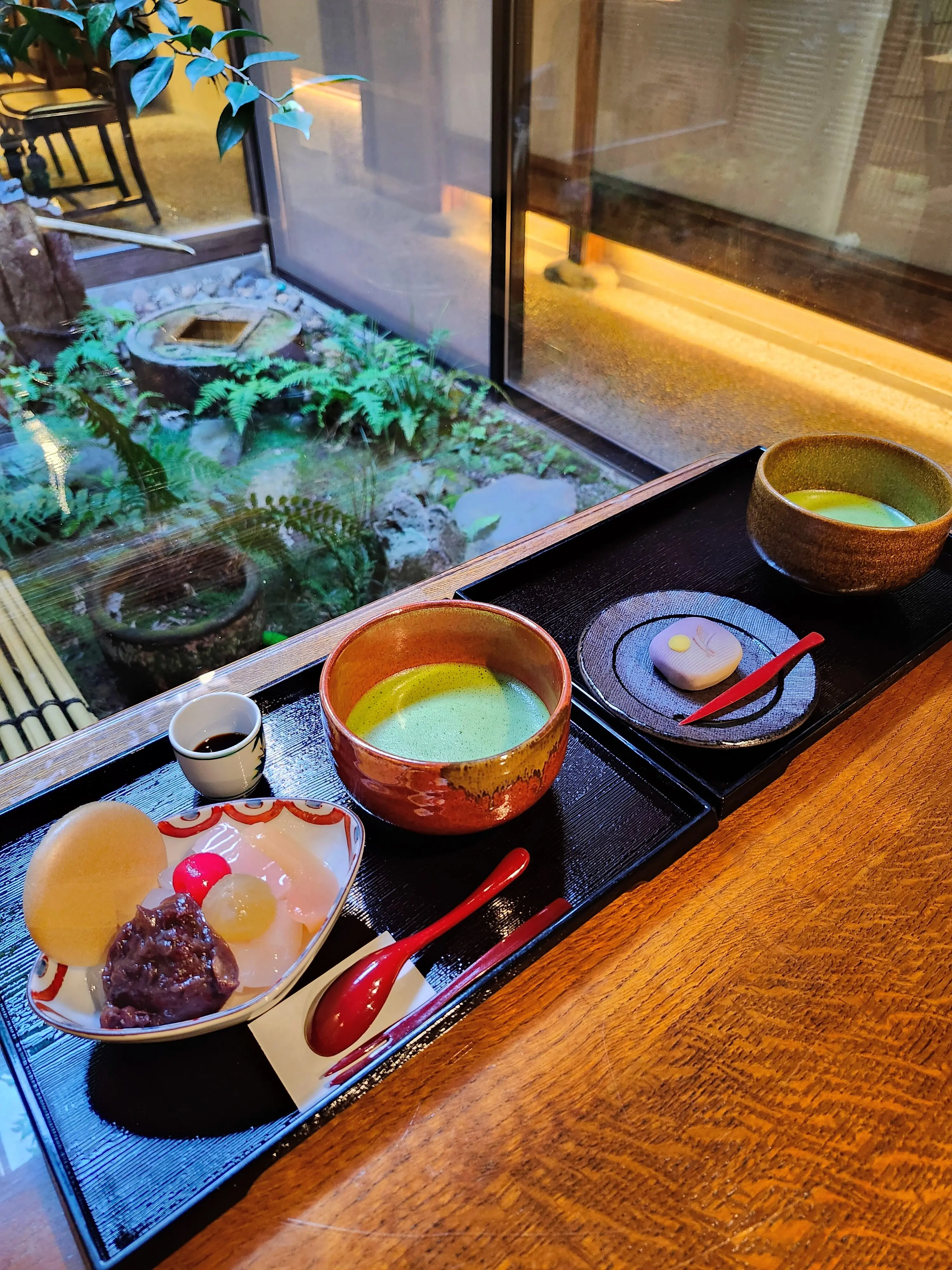 女子旅、金沢、金沢旅行、秋の金沢、40代ファッション、旅コーデ、加賀料理、21世紀美術館、御朱印 神社、金沢カフェ、茶屋街