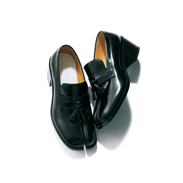 靴「タビ」ローファー（H5）￥147,400／マルジェラ ジャパン クライアントサービス（メゾン マルジェラ）