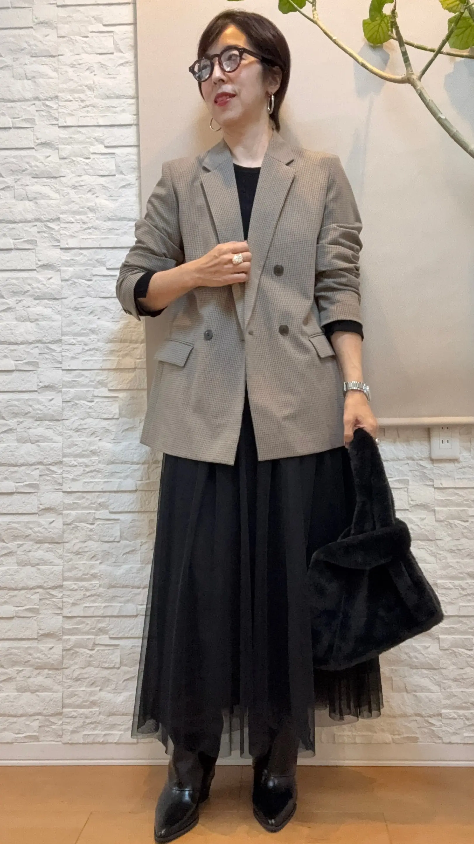 ハンサムコーデ　チュールスカート　甘辛ミックス　大人カジュアル　きれいめカジュアルコーデ