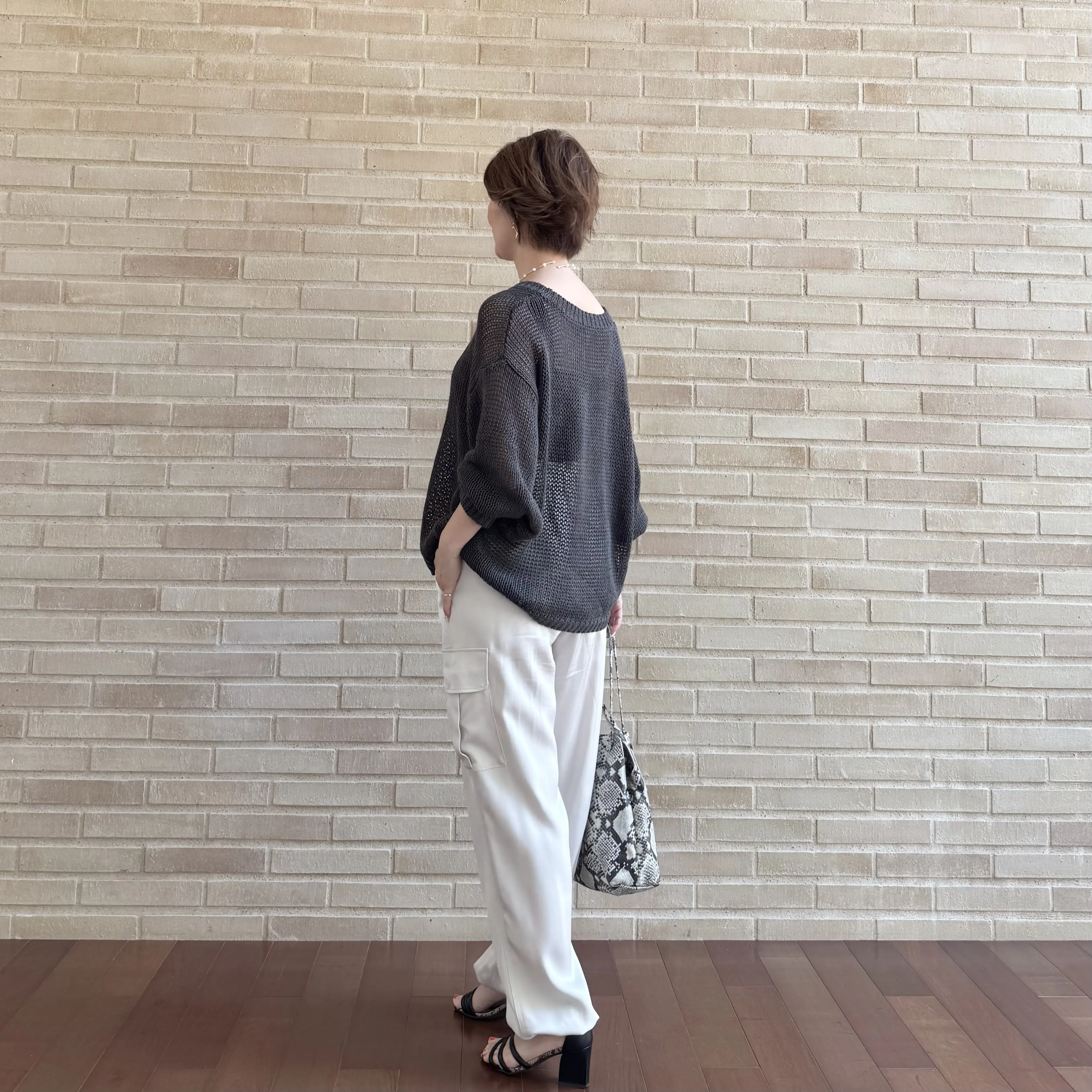 ざっくりリネンニット×ツヤ感カーゴパンツで四谷ディナー_1_4
