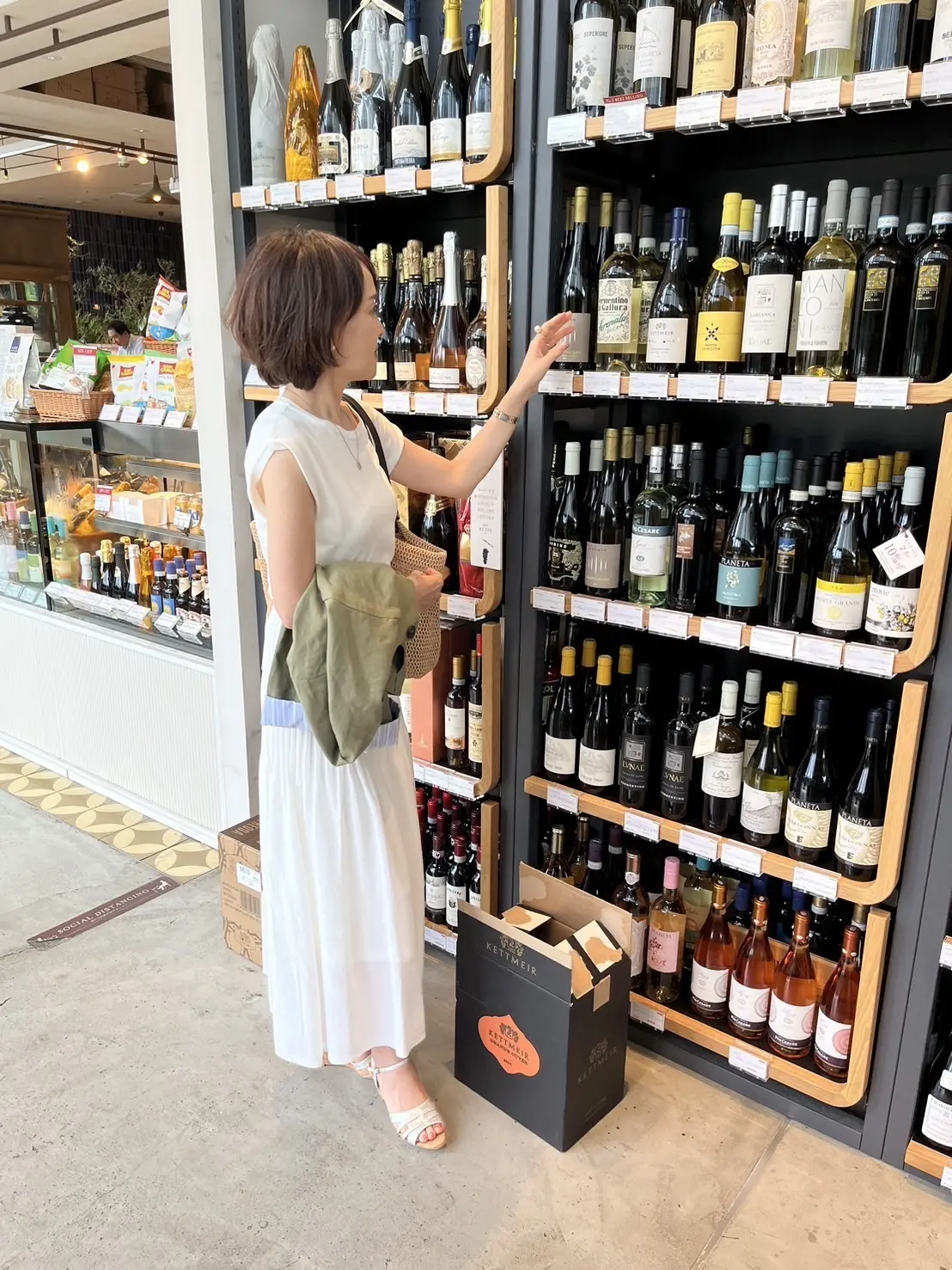 EATALY原宿でワインをセレクト