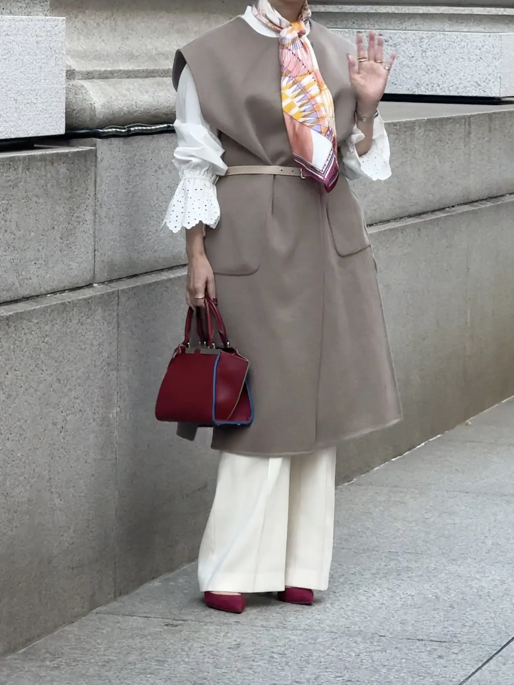 ホテルでのカジュアルランチに選んだラグジュアリーな装い～エクラ華組スナップより～_1_3