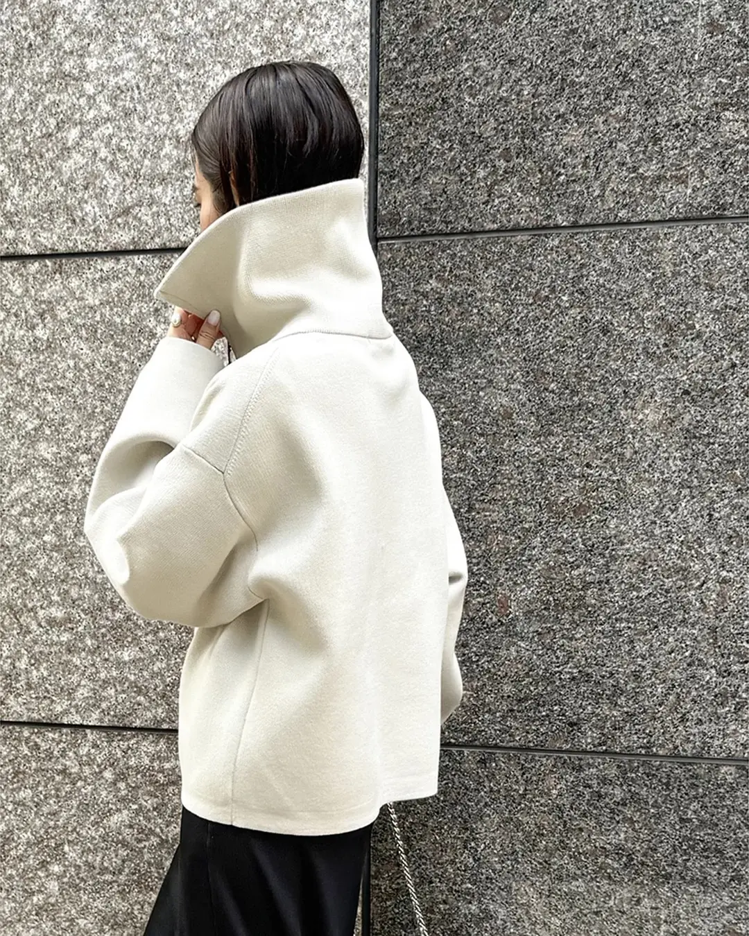 冬から春へ、装いをつなぐ「ビッグカラーニットブルゾン」【E by eclat・50代ファッション】_1_4