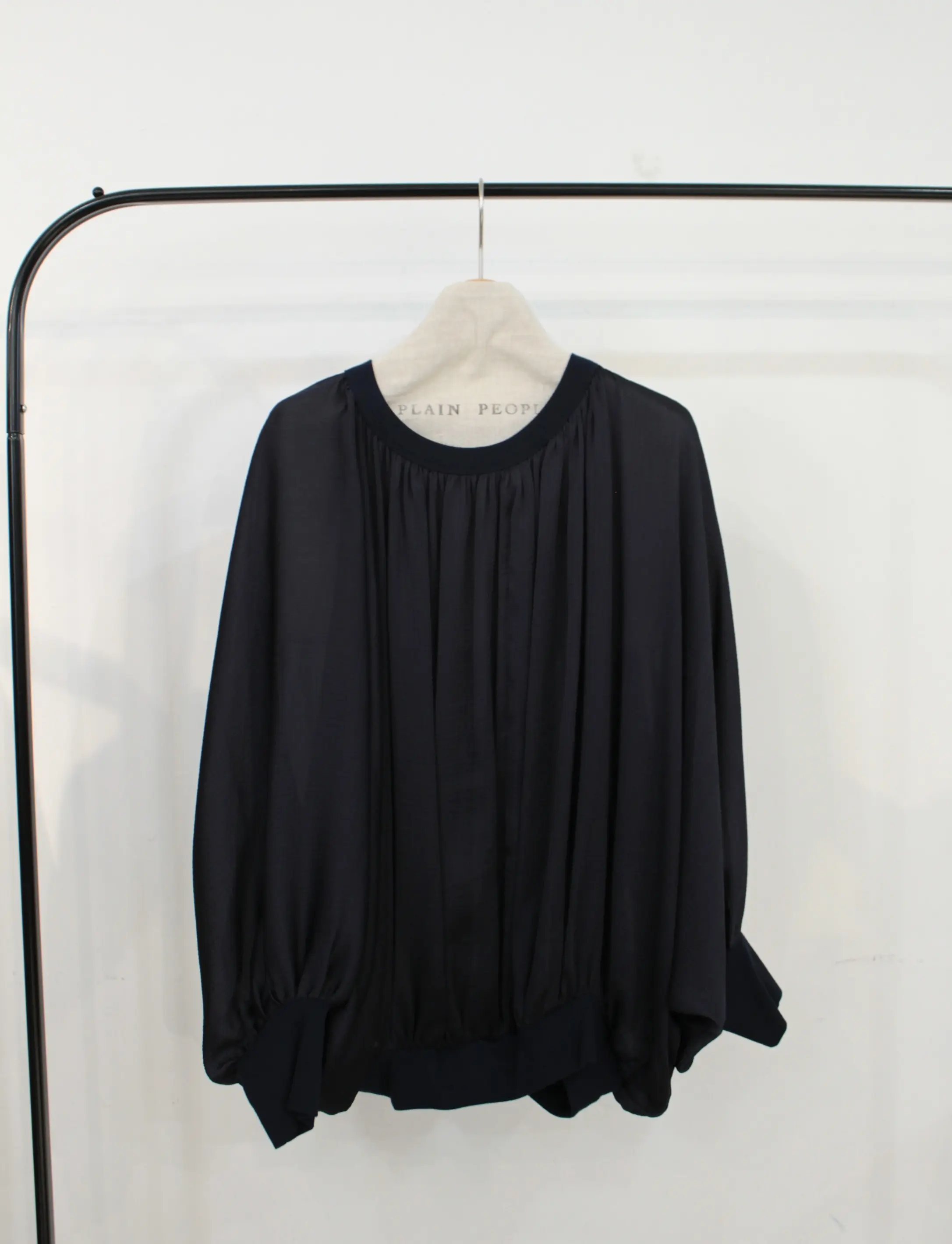 PLAIN PEOPLE ネイビーシフォンブラウス